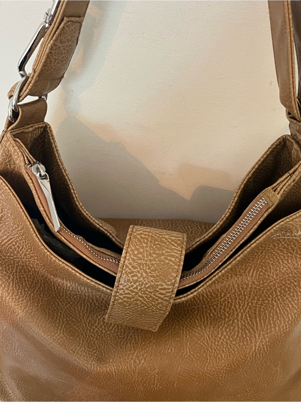 Matt & Nat Tan Brown Distressed Vegan Leather Hobo Shoulder Bag Y2K Style - Picture 9 of 13